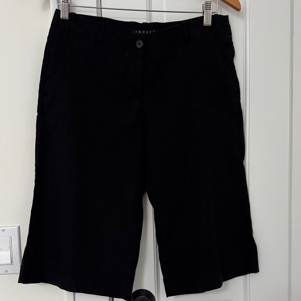 THEORY Black Knee-Length stretch Linen  Shorts